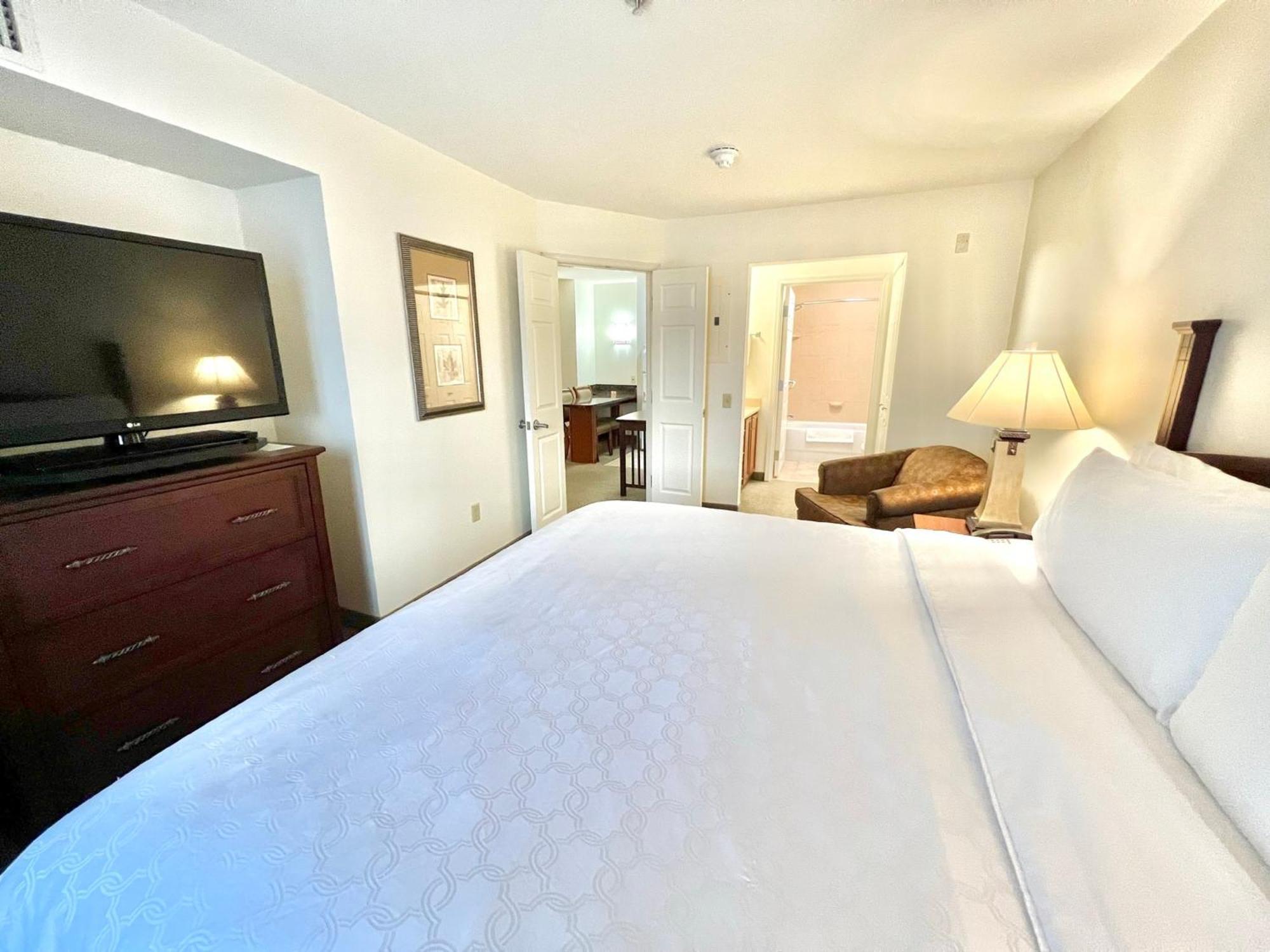 Staybridge Suites Detroit-Novi By Ihg Екстер'єр фото